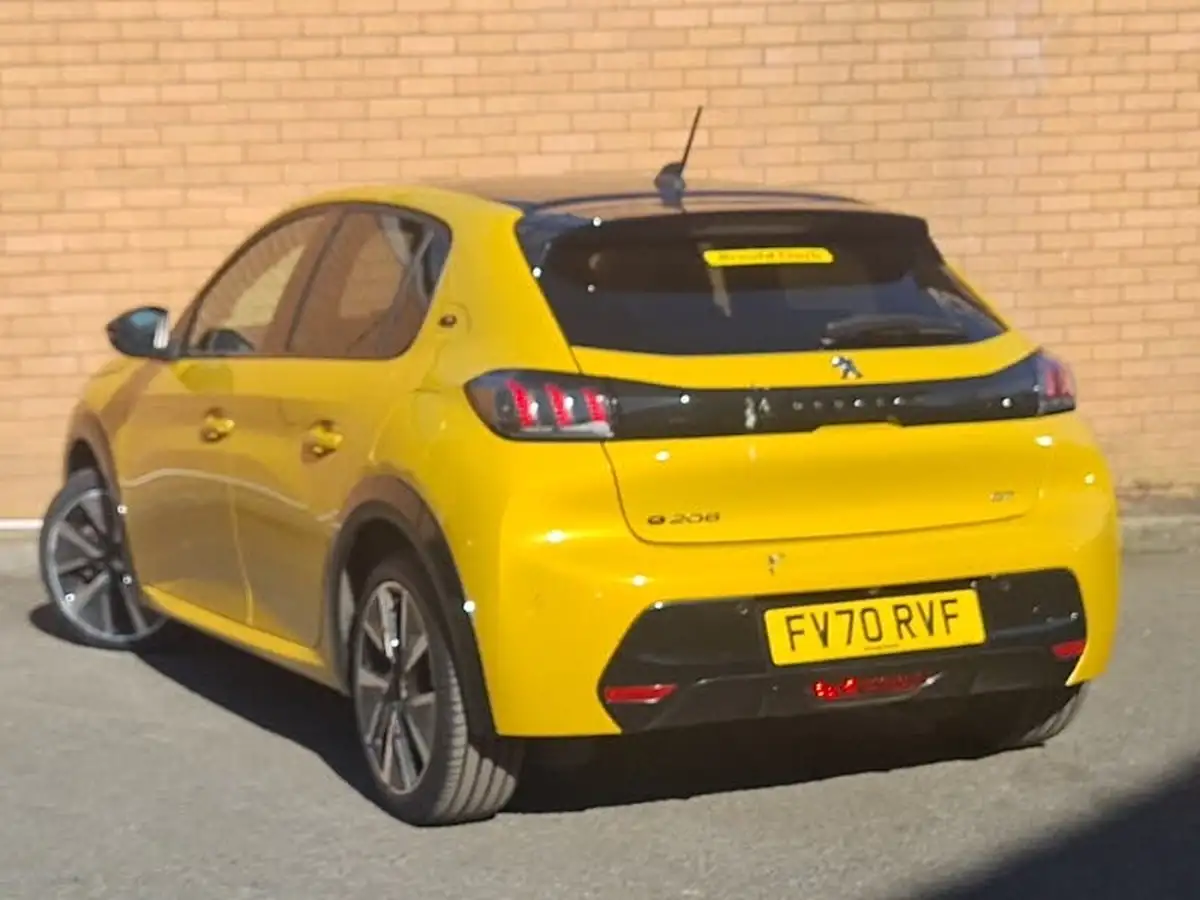 2020-peugeot-208-e-gt-big-1