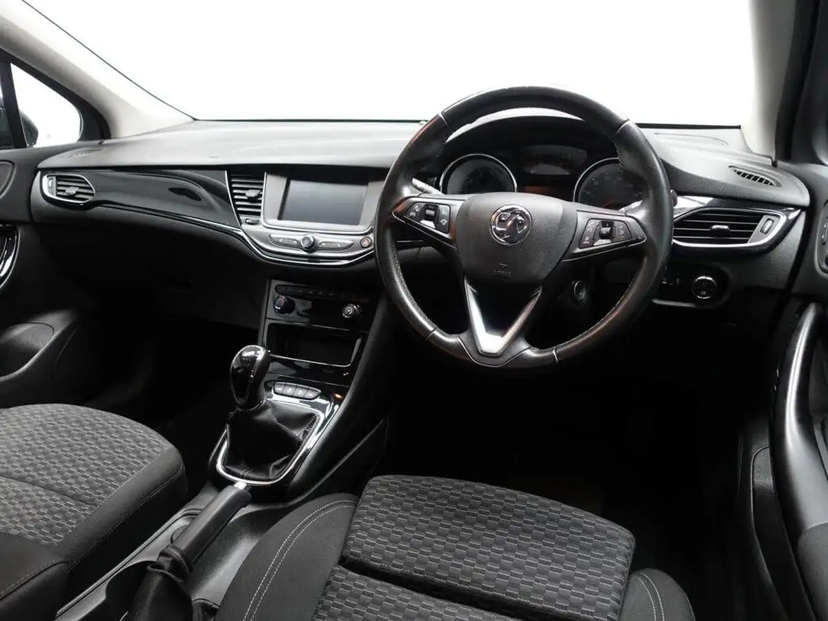 2019-vauxhall-astra-14i-16v-turbo-sri-nav-ss-hatchback-big-19