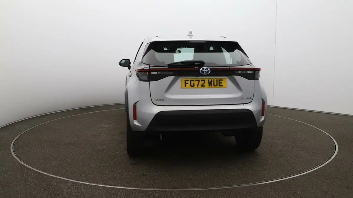 2022-toyota-yaris-cross-15-vvt-i-icon-big-51