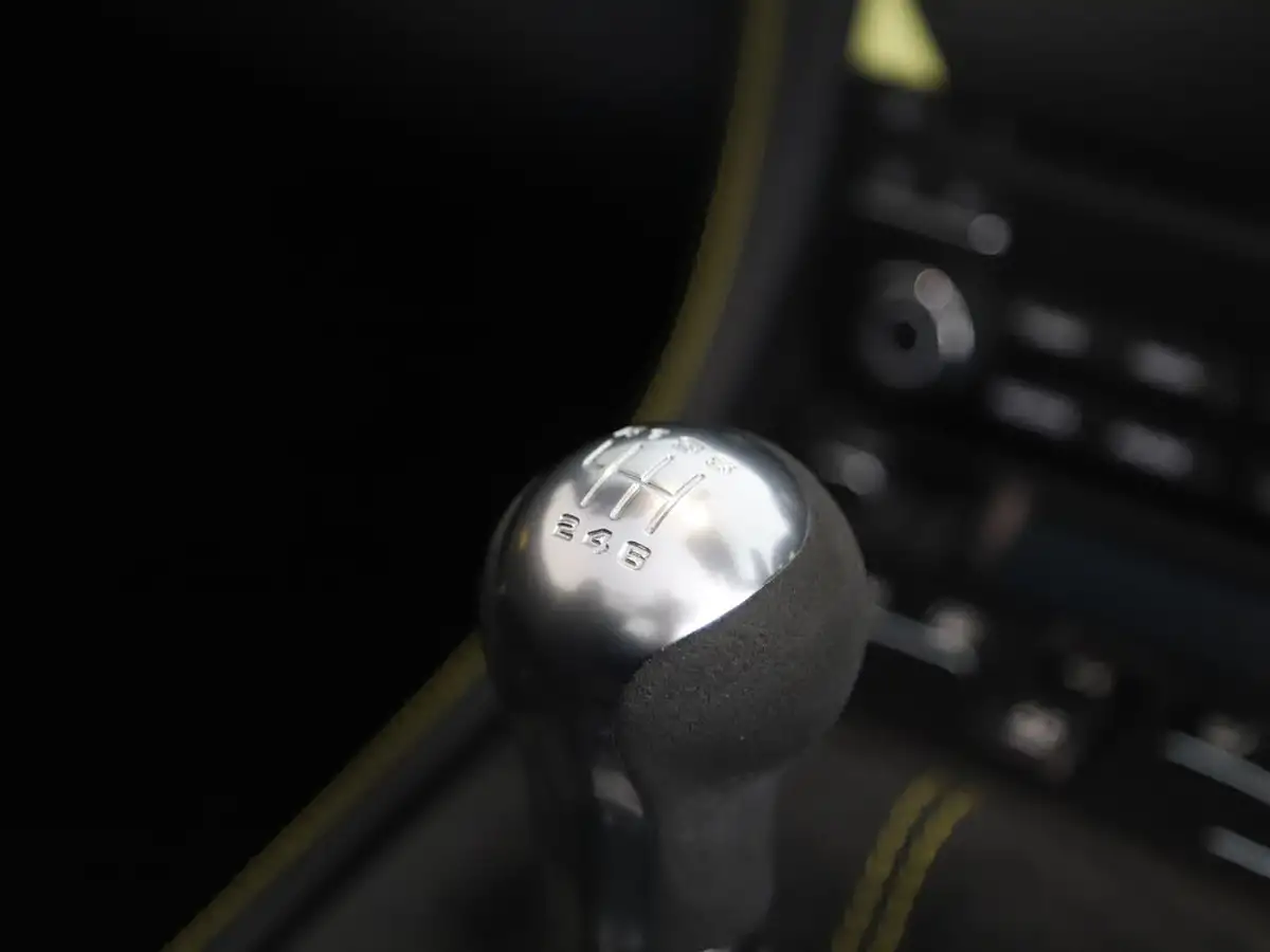 2020-porsche-boxster-718-40-spyder-big-9