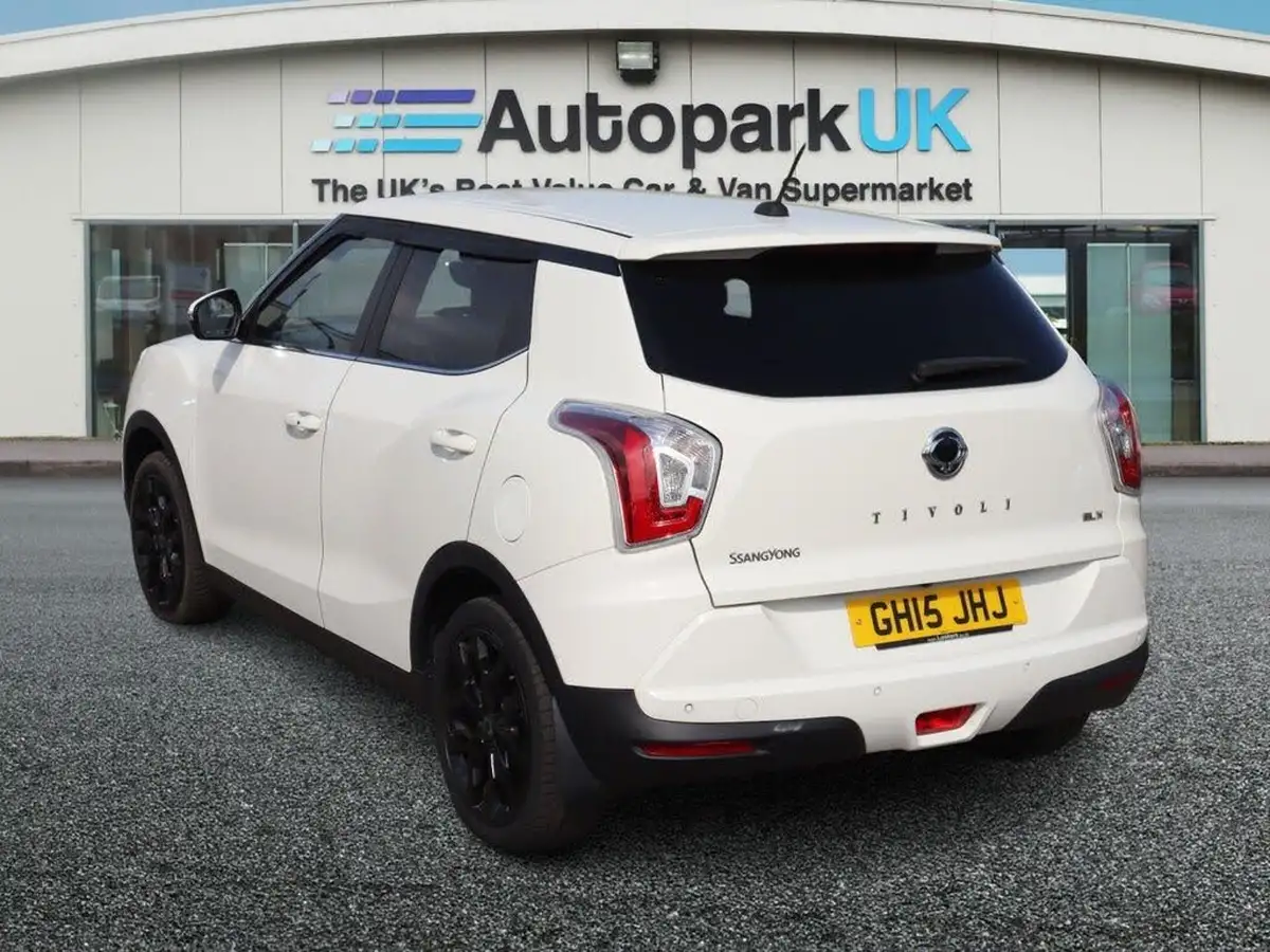 2015-kgm-ssangyong-tivoli-16-elx-big-3