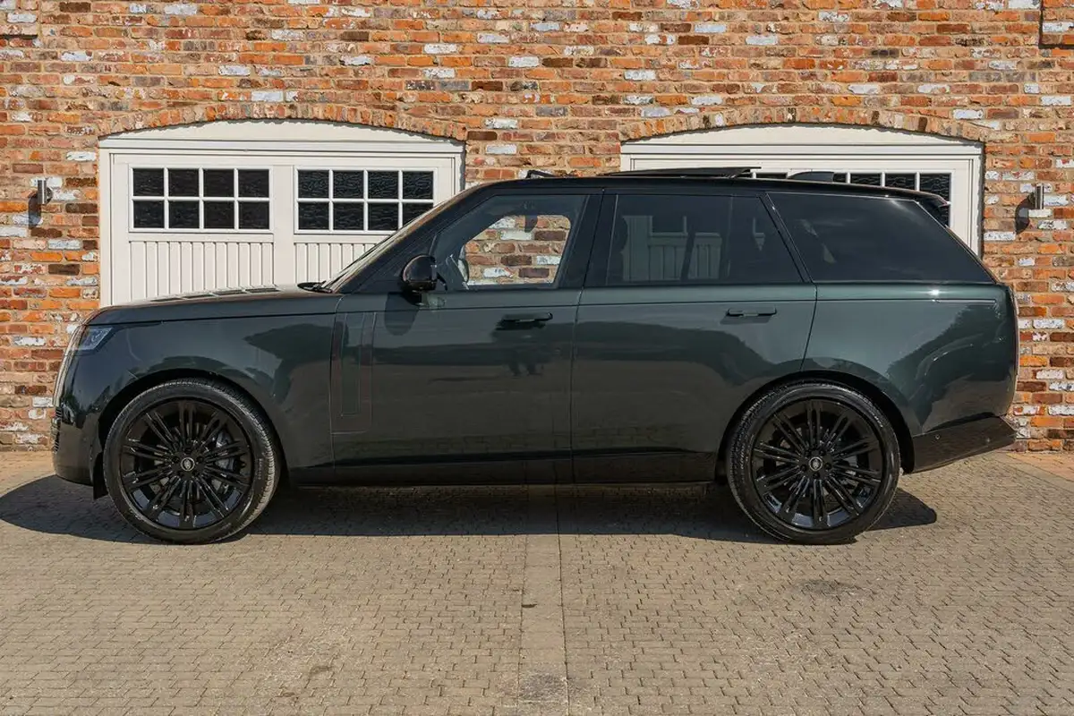 2023-land-rover-range-rover-30-d300-se-big-10