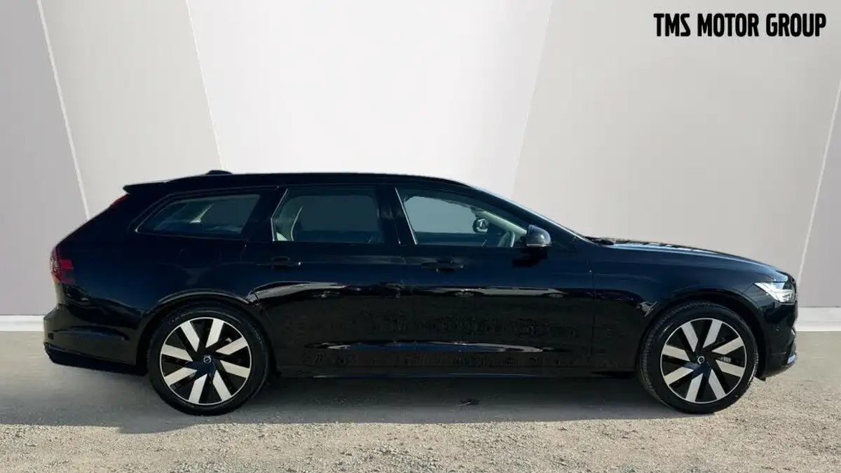 2025-volvo-v90-20-t6-plus-345bhp-dark-big-2