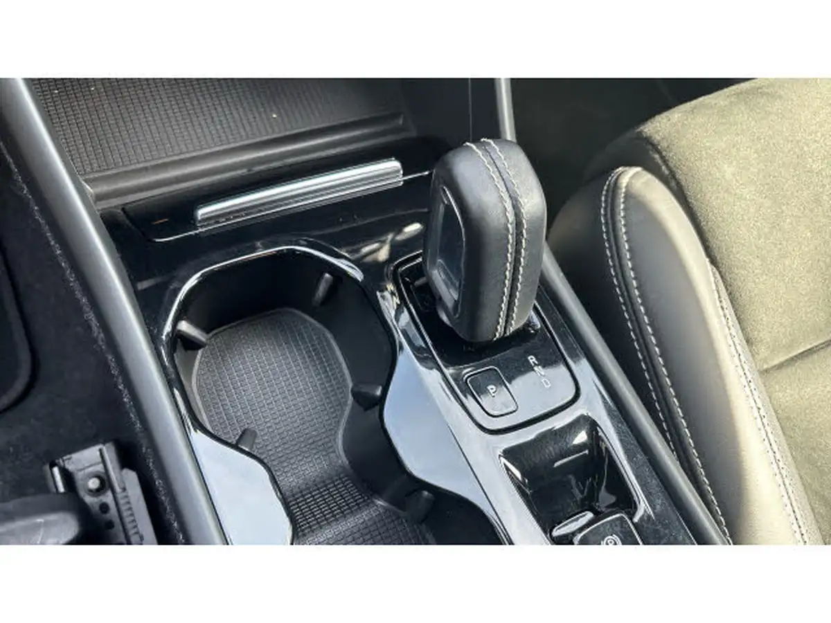 2020-volvo-xc40-20td-d3-r-design-geartronic-big-12
