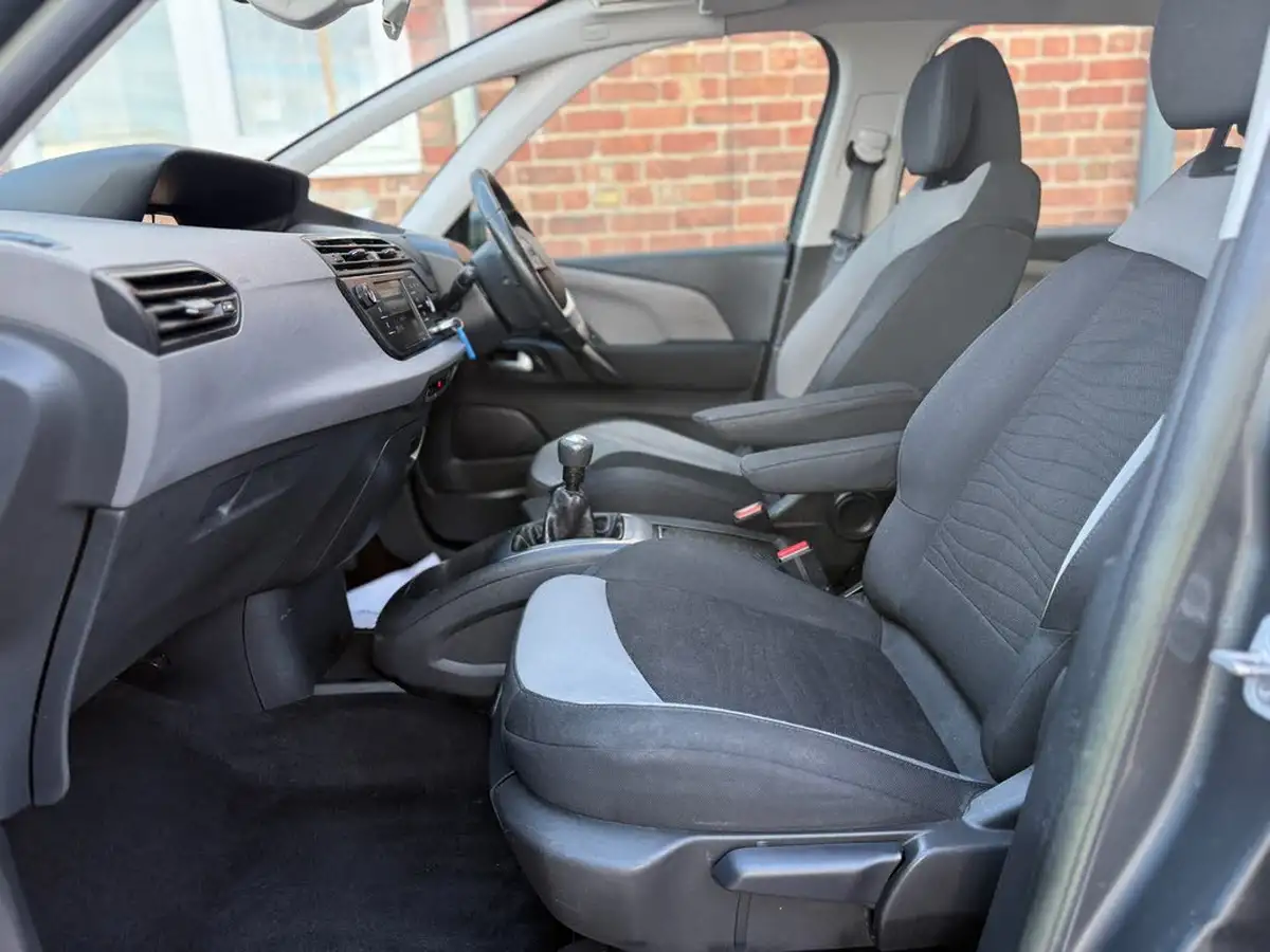 2014-citroen-grand-c4-picasso-16e-hdi-vtr-115ps-big-28