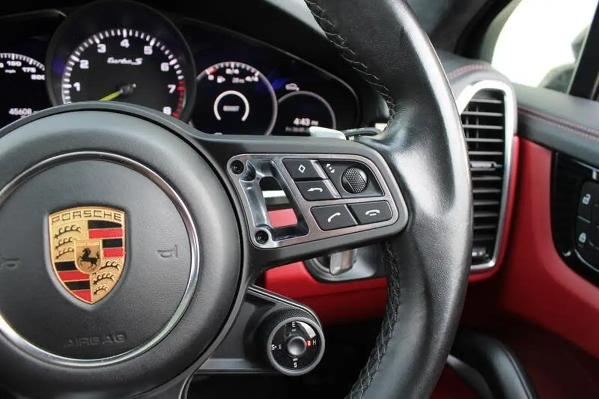 2022-porsche-cayenne-40-v8-turbo-s-e-hybrid-coupe-big-30