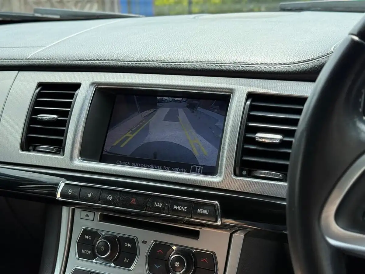 2013-jaguar-xf-22td-200ps-ss-sportbrake-5d-auto-big-28