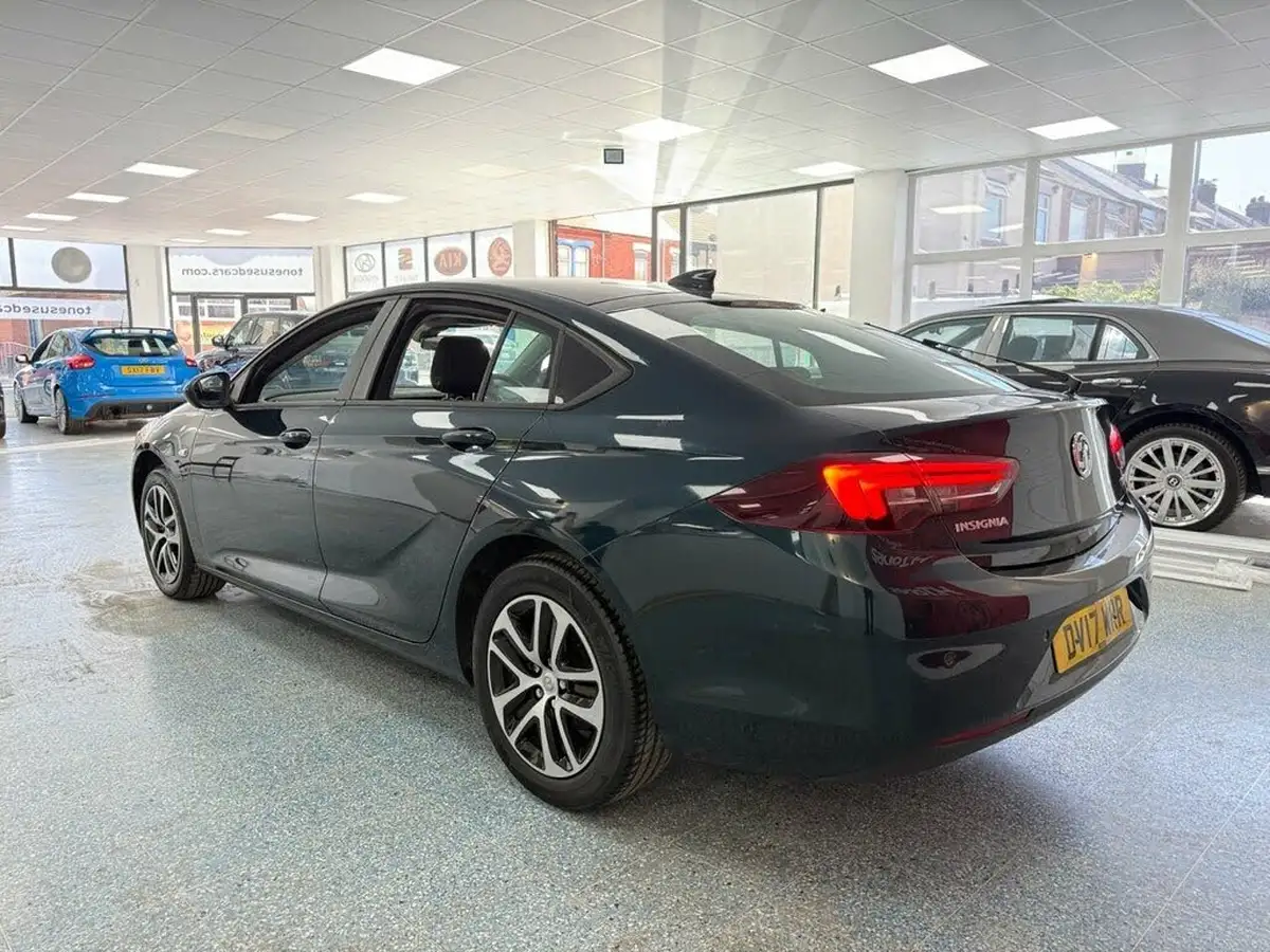 2017-vauxhall-insignia-grand-sport-16td-design-136ps-ecotec-big-10