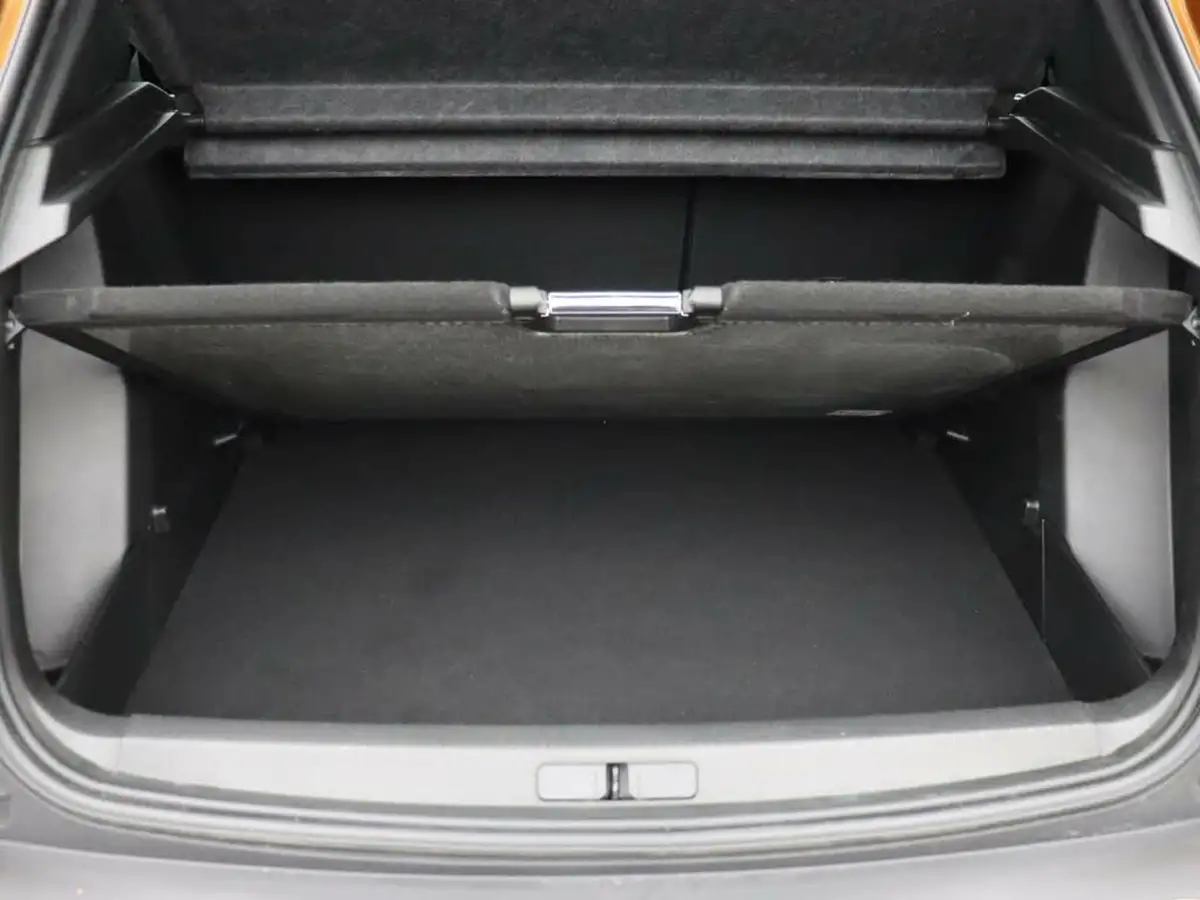 2021-peugeot-2008-suv-12-puretech-active-premium-100bhp-big-29