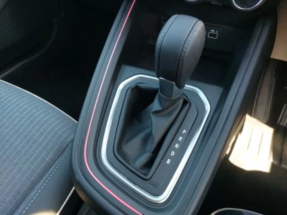 2024-renault-clio-16-techno-big-18