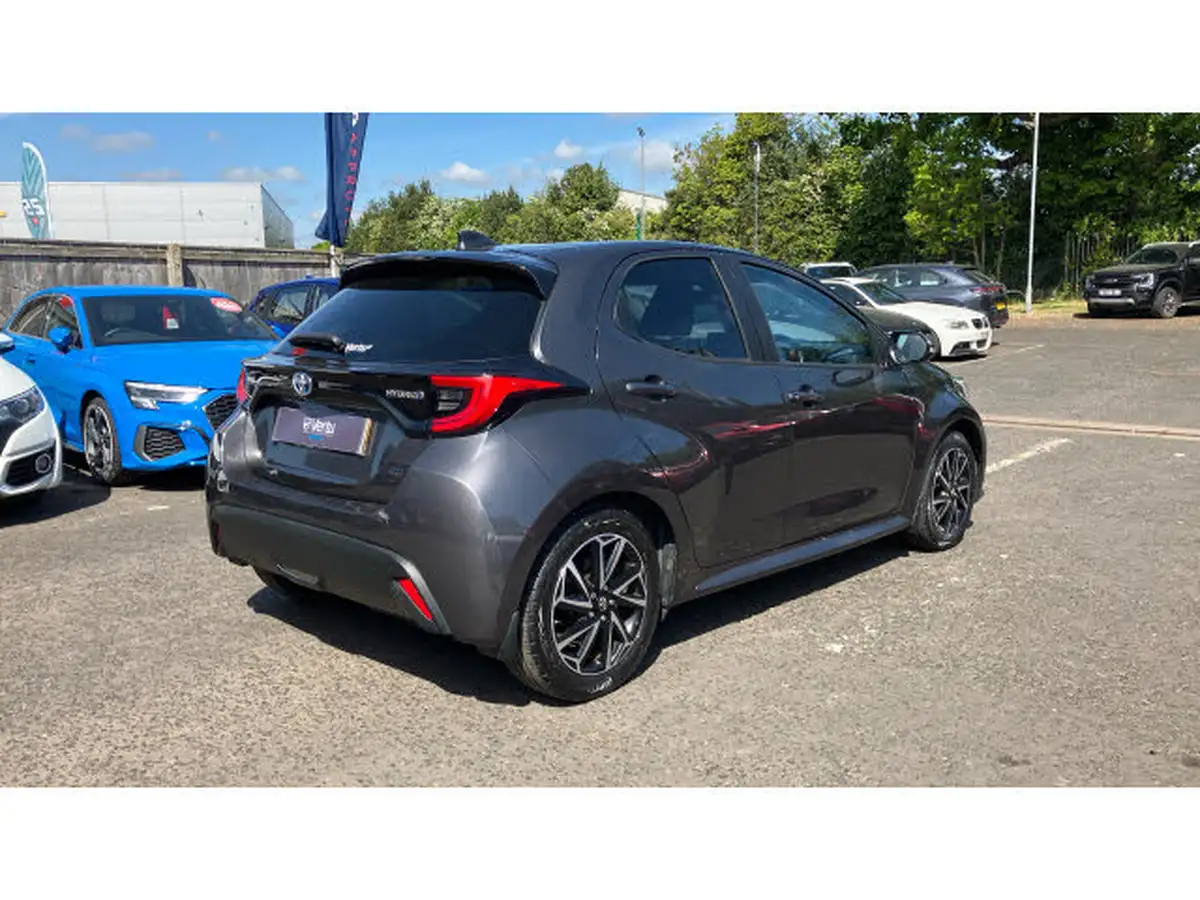 2022-toyota-yaris-15-vvt-i-design-big-34