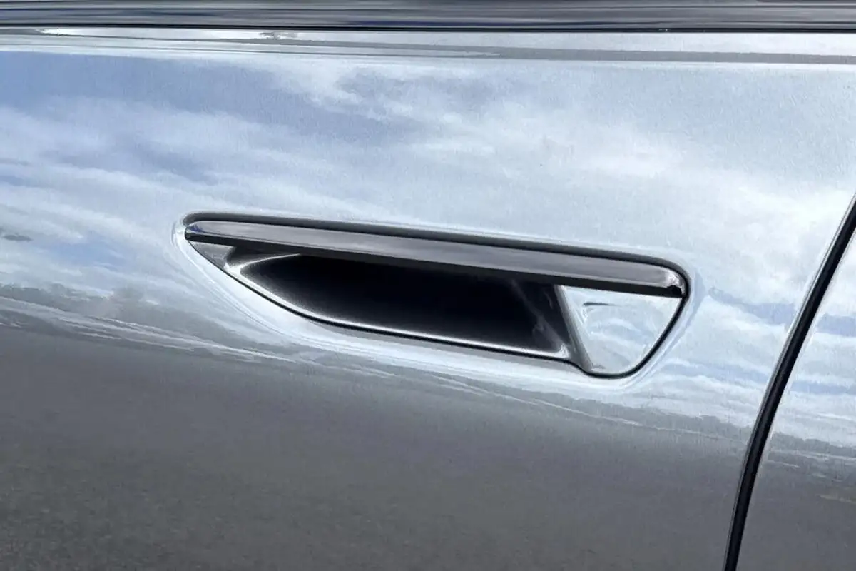 2025-audi-s6-e-tron-e-launch-edition-big-59