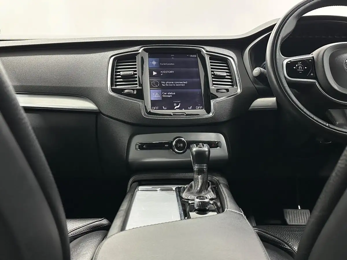 2015-volvo-xc90-20td-momentum-big-18