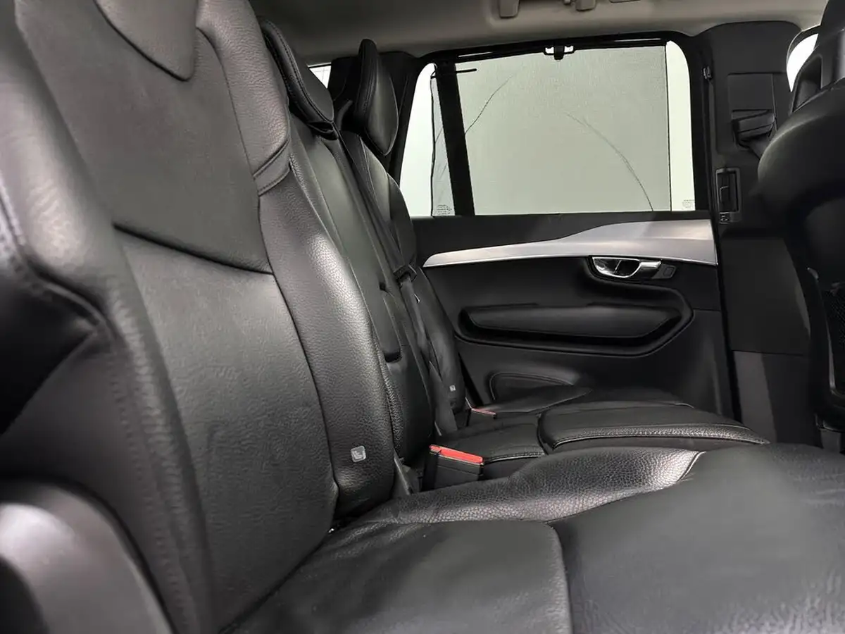 2015-volvo-xc90-20td-momentum-big-42