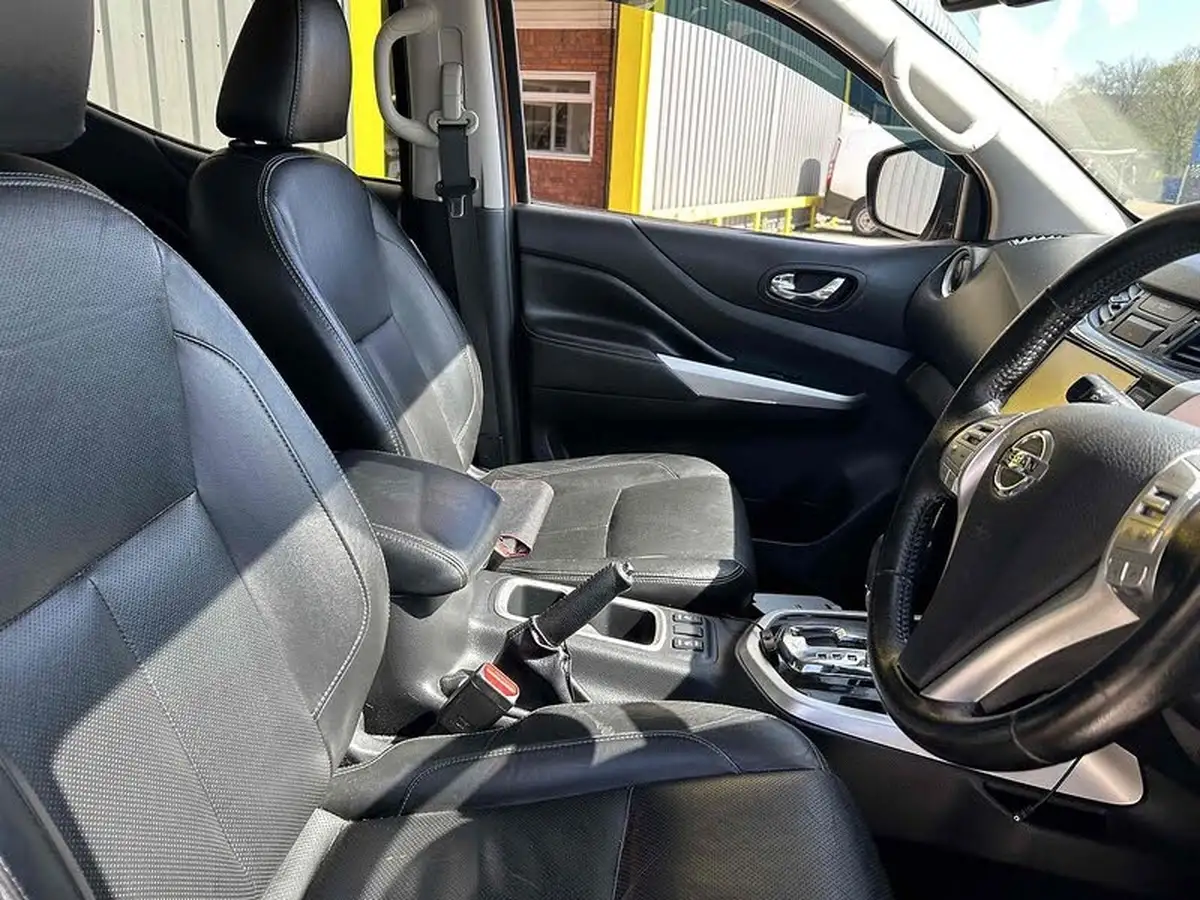 2020-nissan-navara-23dci-tt-tekna-8-navileather-auto-big-2