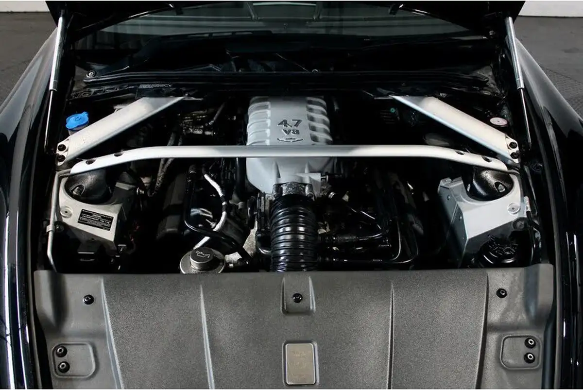 2015-aston-martin-vantage-47-v8-vantage-coupe-sportshift-big-23