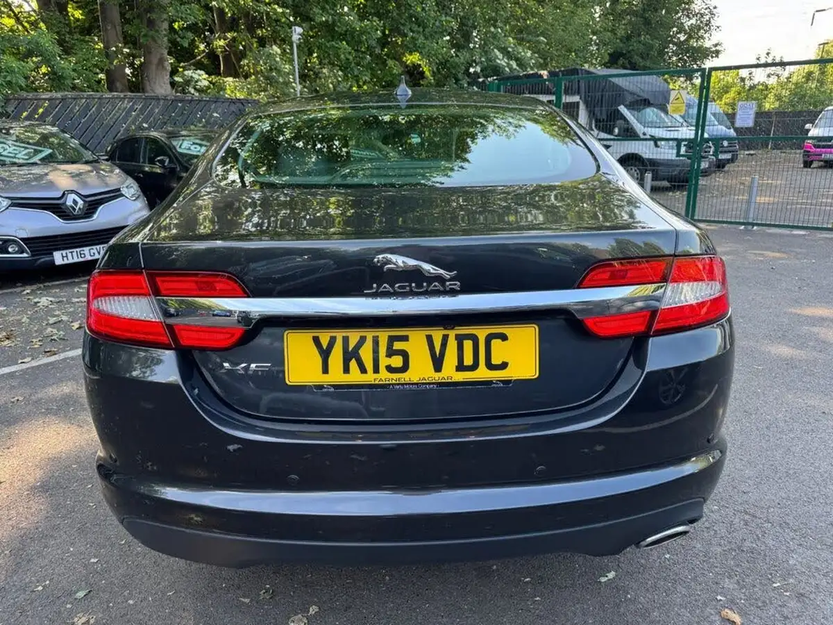 2015-jaguar-xf-22td-luxury-163ps-saloon-4d-big-4