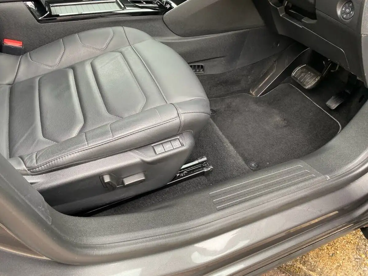 2022-citroen-c4-e-shine-plus-big-24
