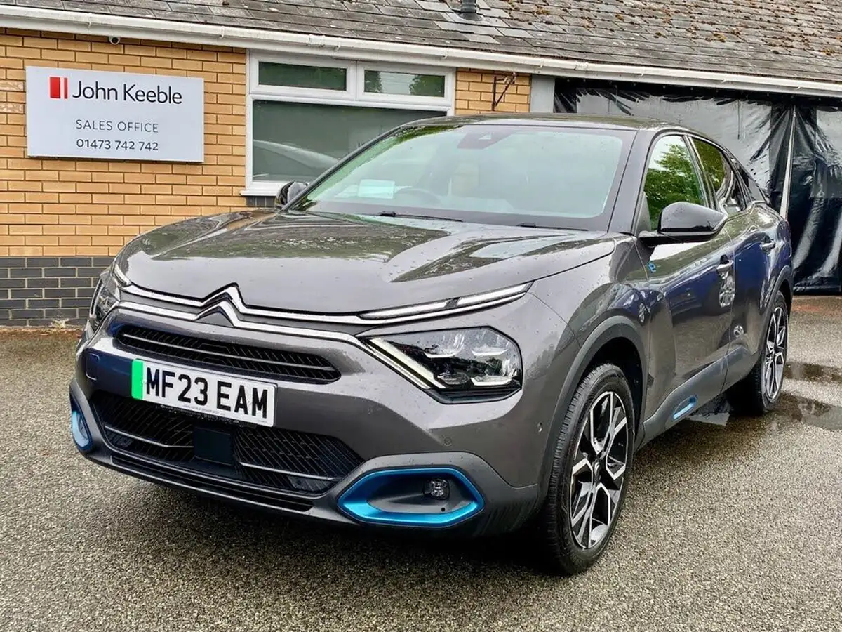 2022-citroen-c4-e-shine-plus-big-0