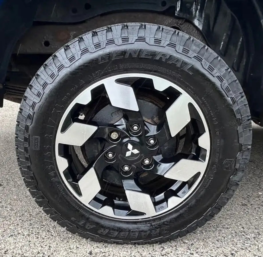 2017-mitsubishi-l200-24di-d-barbarian-178bhp-eu6-auto-big-7