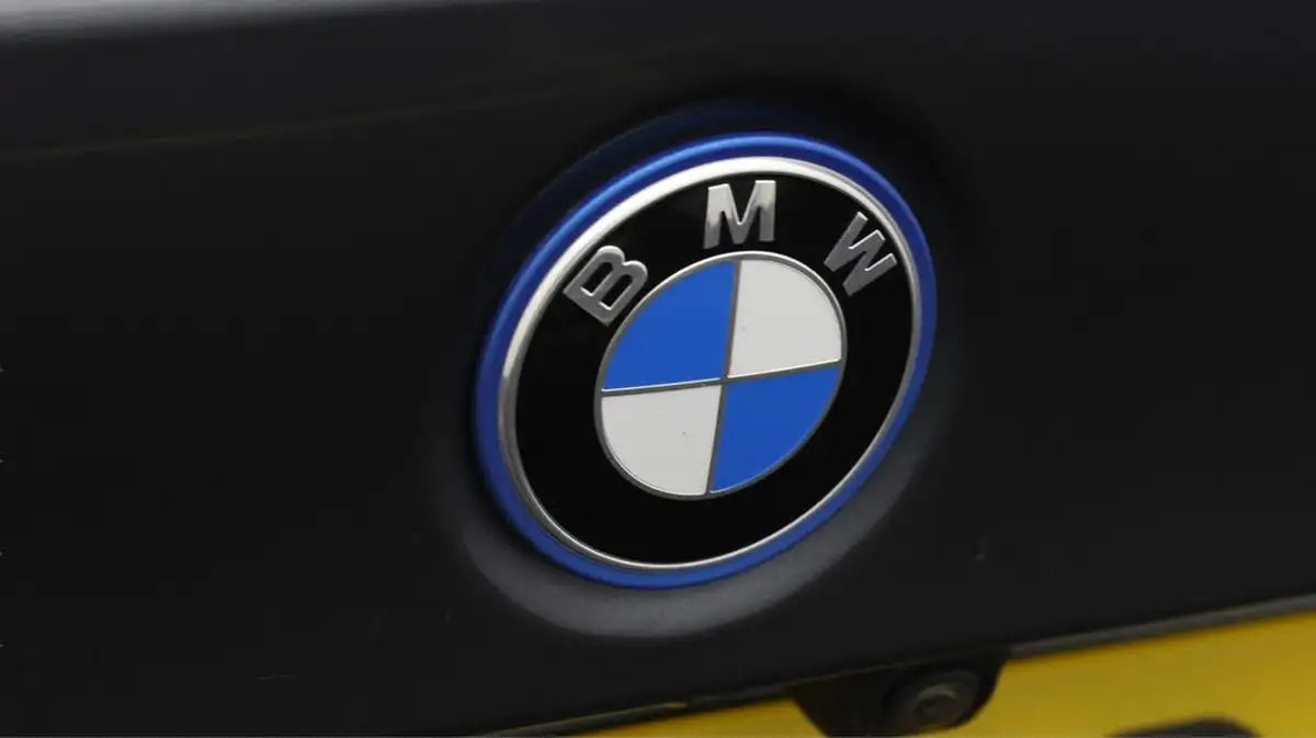 2022-bmw-3-series-20-330e-m-sport-pro-pack-saloon-4d-big-20