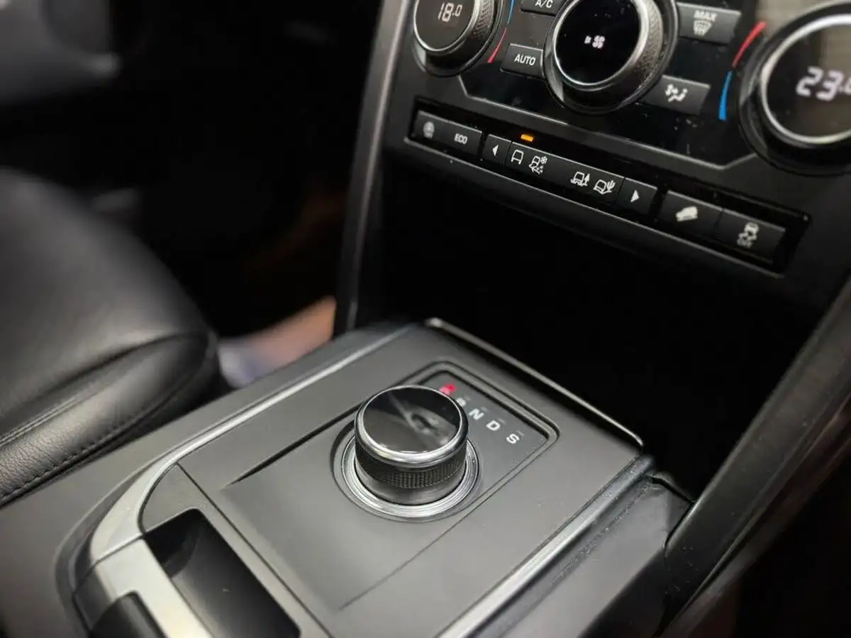 2019-land-rover-discovery-sport-20td4-landmark-big-28