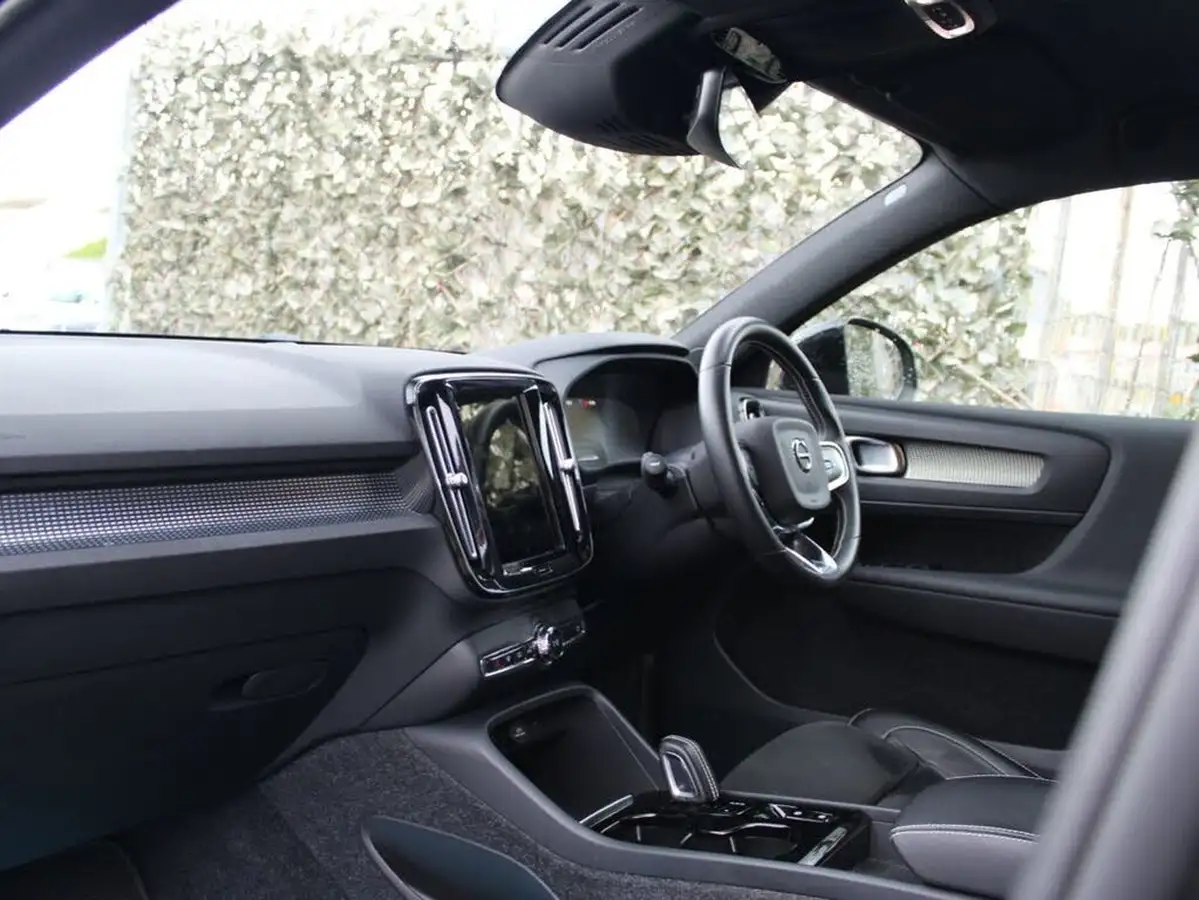2021-volvo-xc40-15-t5-r-design-262bhp-big-13