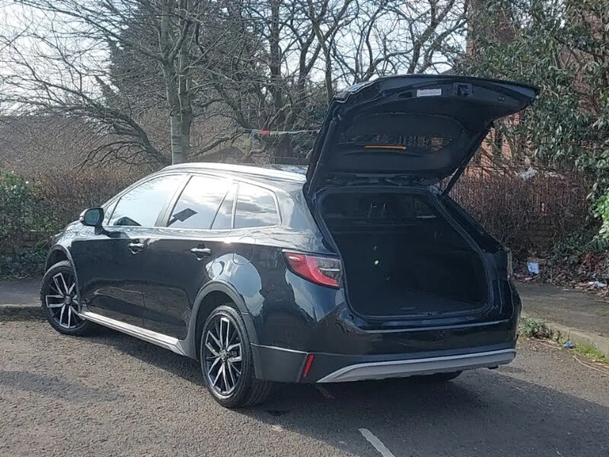 2021-toyota-corolla-18-vvt-i-trek-big-17