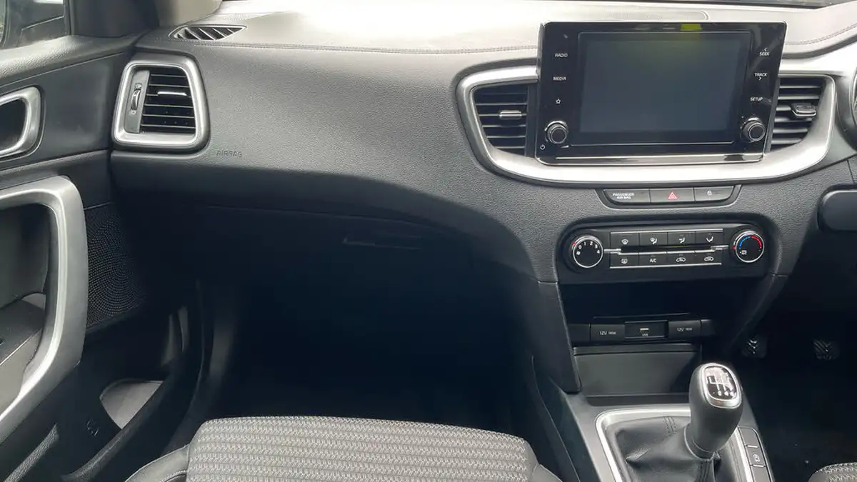 2022-kia-xceed-10-t-gdi-2-big-11