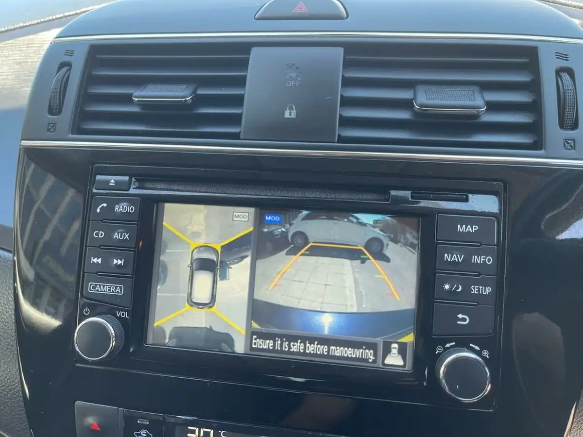 2015-nissan-pulsar-12-dig-t-tekna-big-29