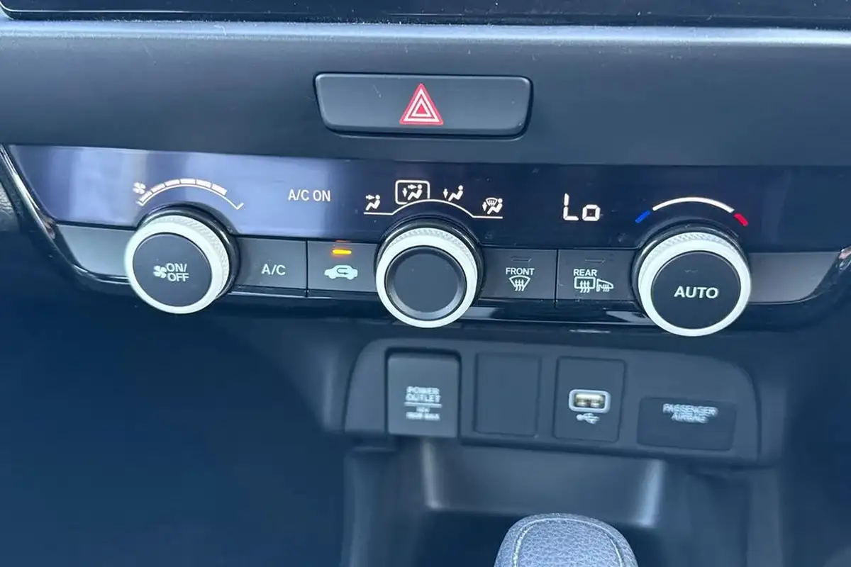 2022-honda-jazz-15-i-mmd-se-109ps-big-20