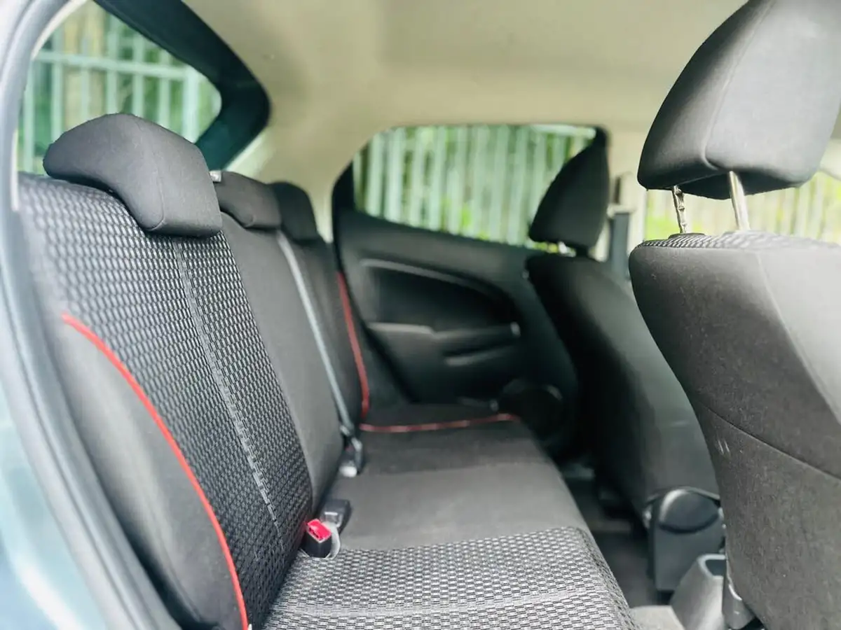 2012-mazda-mazda2-13-venture-big-50