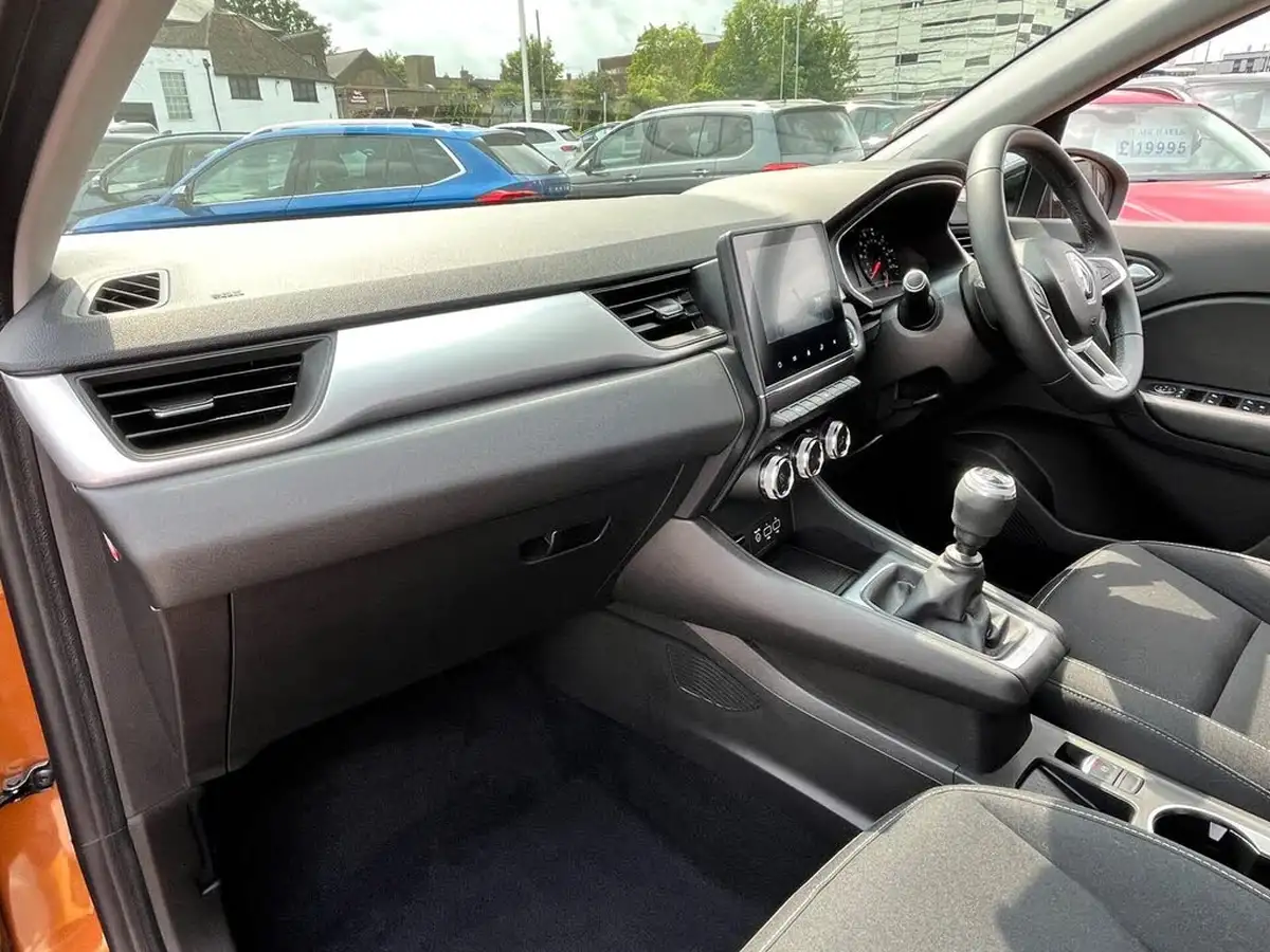 2021-renault-captur-10-tce-iconic-90ps-big-16