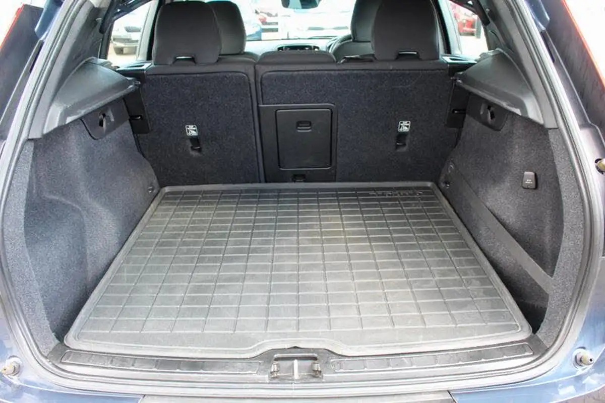 2020-volvo-xc40-15-t3-momentum-geartronic-big-9