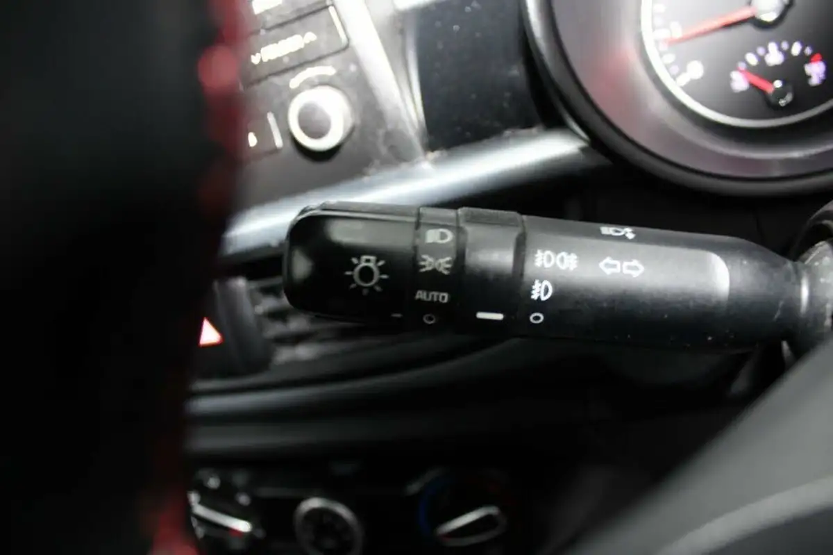 2017-kia-picanto-10-gt-line-big-23