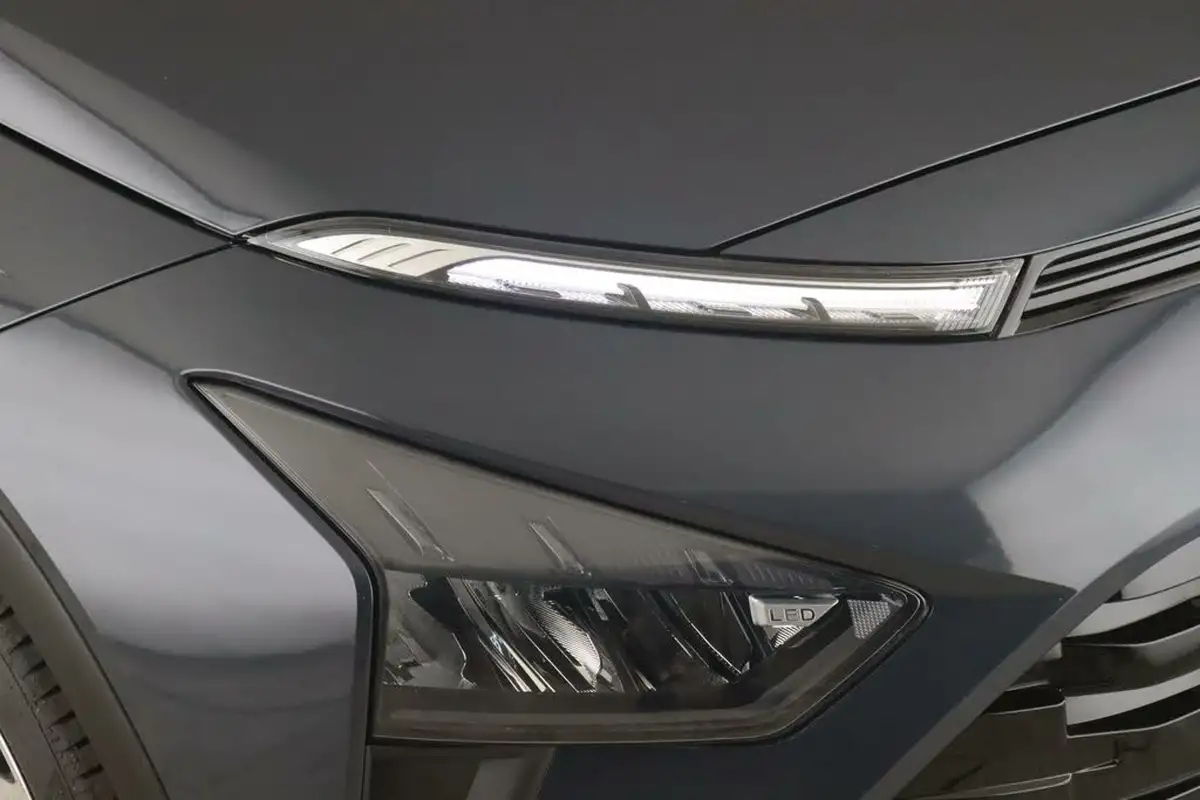 2022-hyundai-bayon-10-t-gdi-premium-120ps-big-8