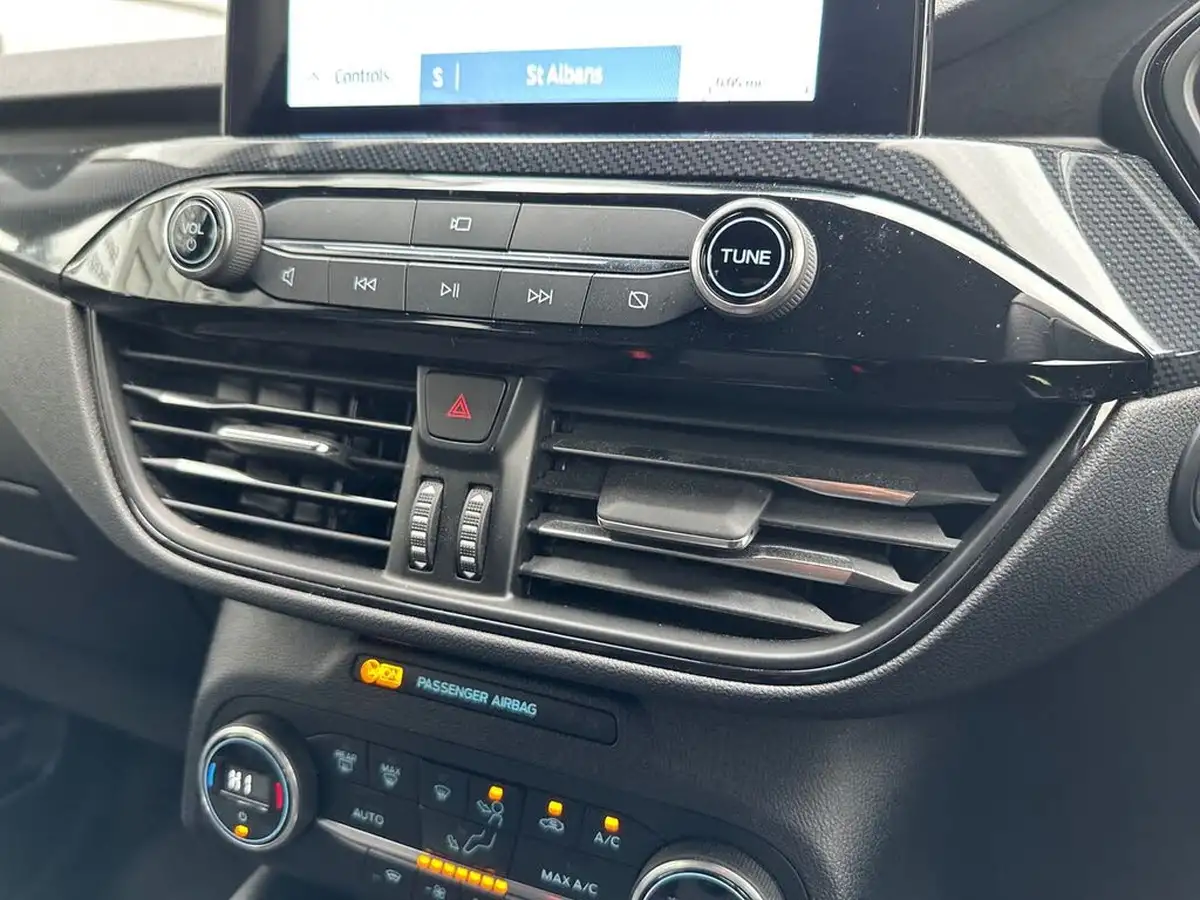 2022-ford-kuga-big-21