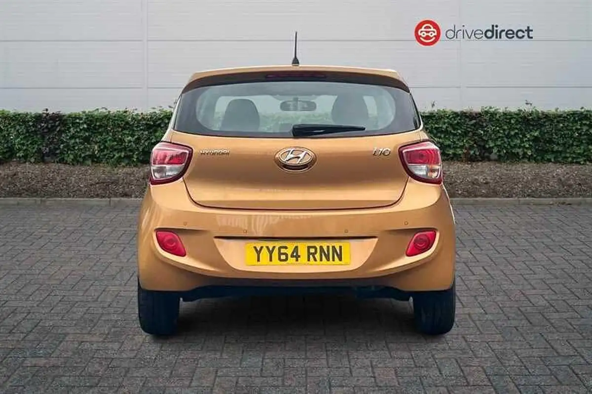 2014-hyundai-i10-10-premium-big-3