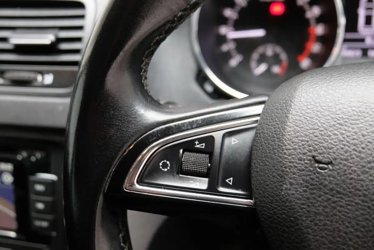 2015-skoda-yeti-20tdi-black-edition-dsg-big-10