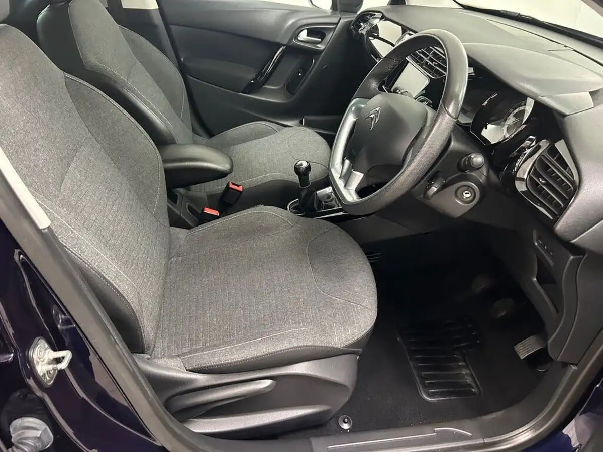 2016-citroen-c3-12-puretech-platinum-big-29