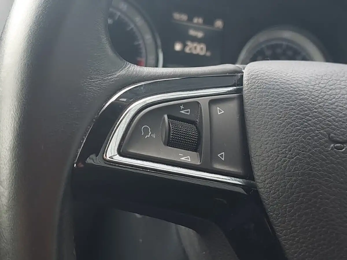 2020-skoda-octavia-16tdi-se-l-estate-big-18