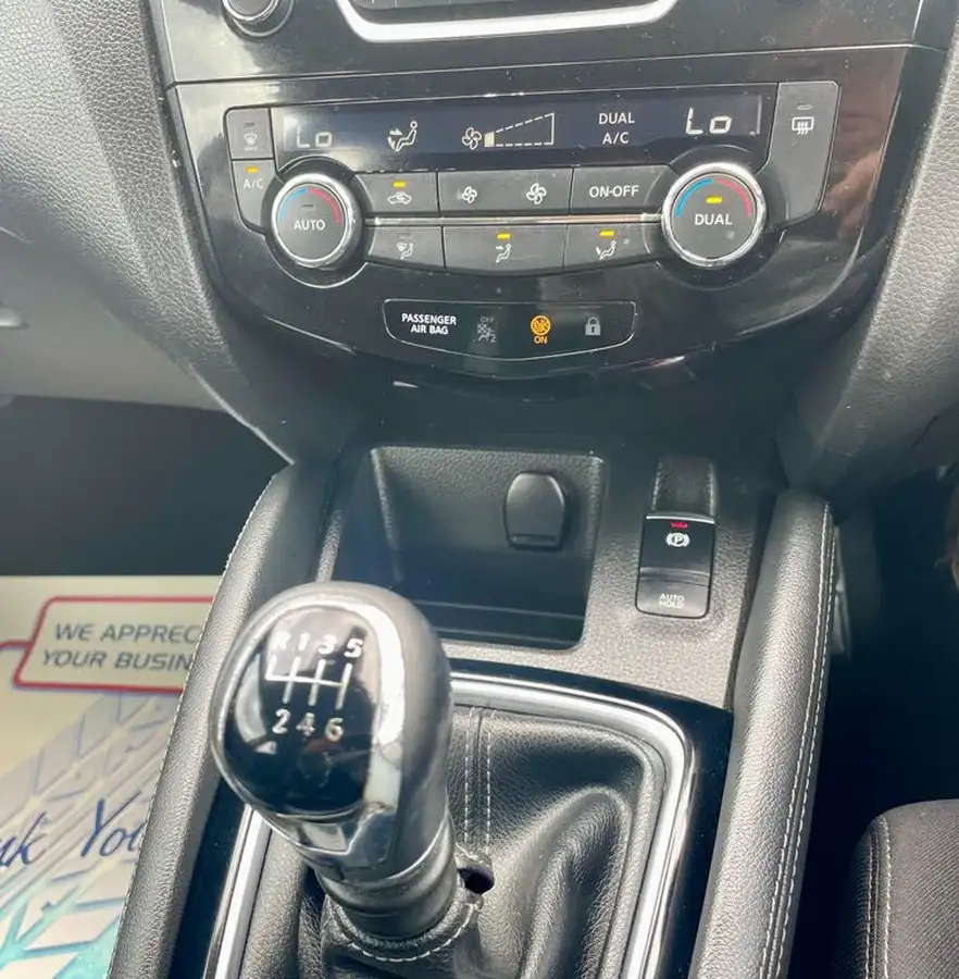 2018-nissan-qashqai-12-dig-t-acenta-big-35