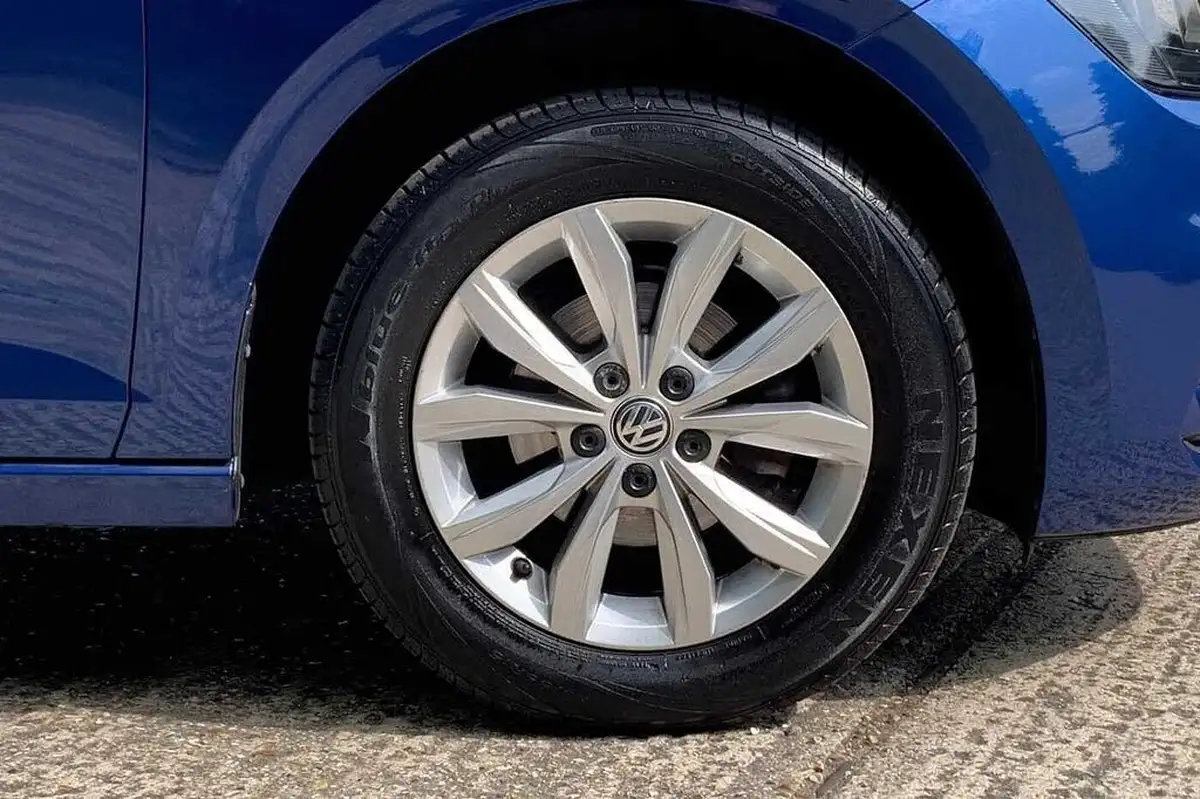 2018-volkswagen-polo-10-se-75ps-big-4
