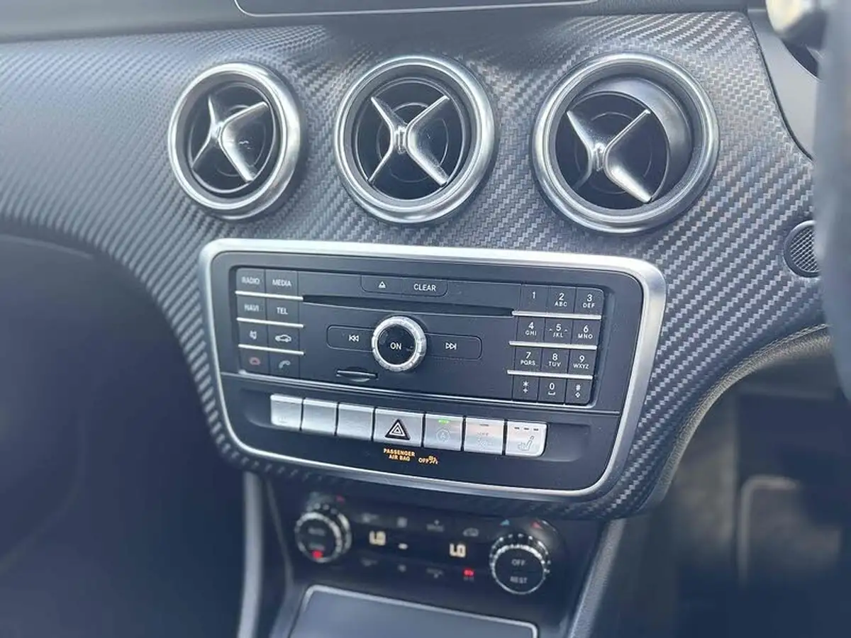 2018-mercedes-benz-a-class-16-a200-amg-line-executivess-7g-dct-big-26