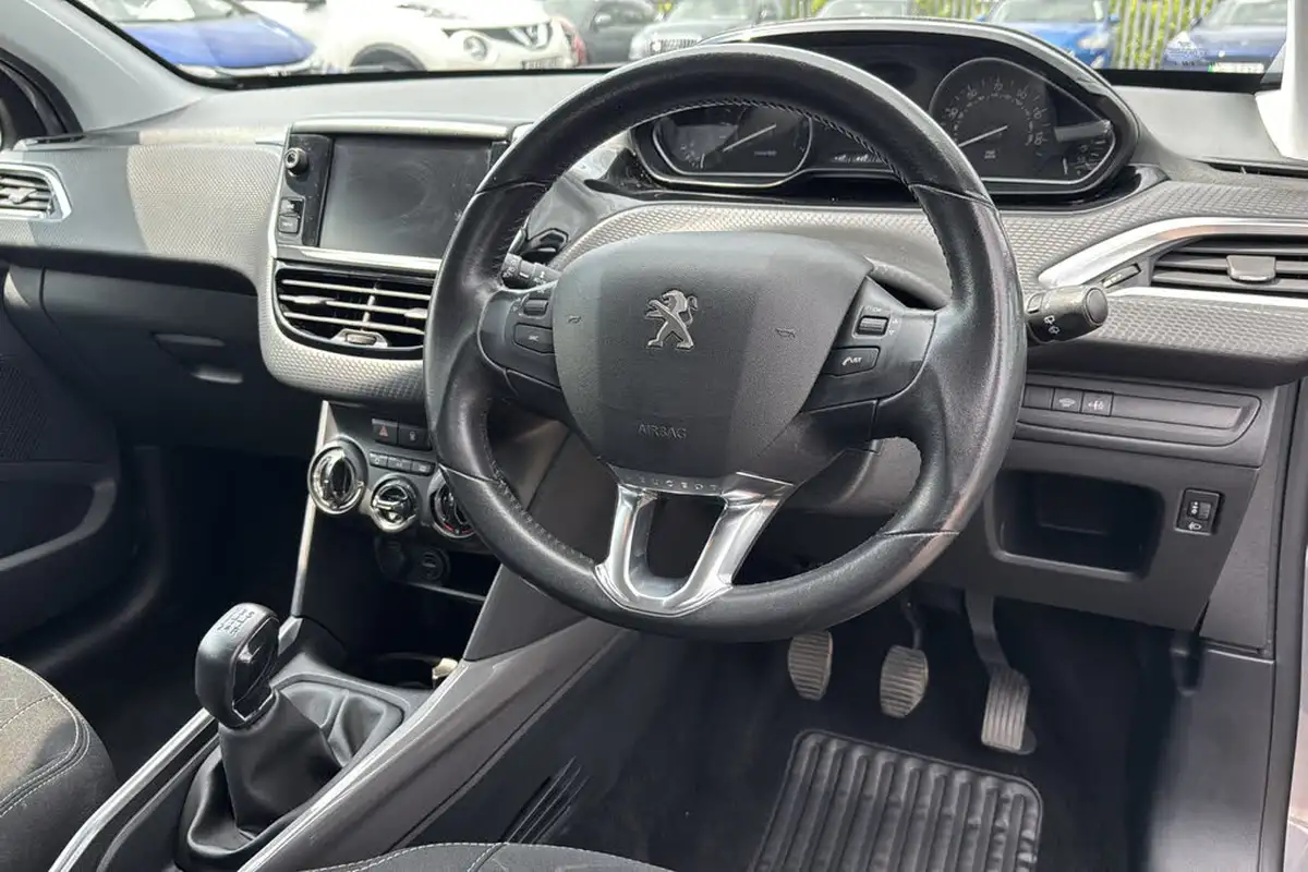 2018-peugeot-2008-suv-12-puretech-active-82bhp-ss-big-7