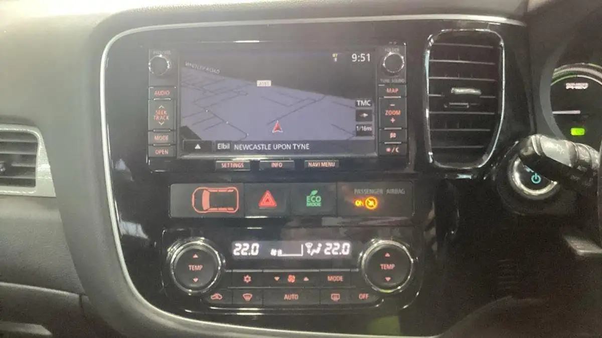2014-mitsubishi-outlander-20-gx4hs-big-4