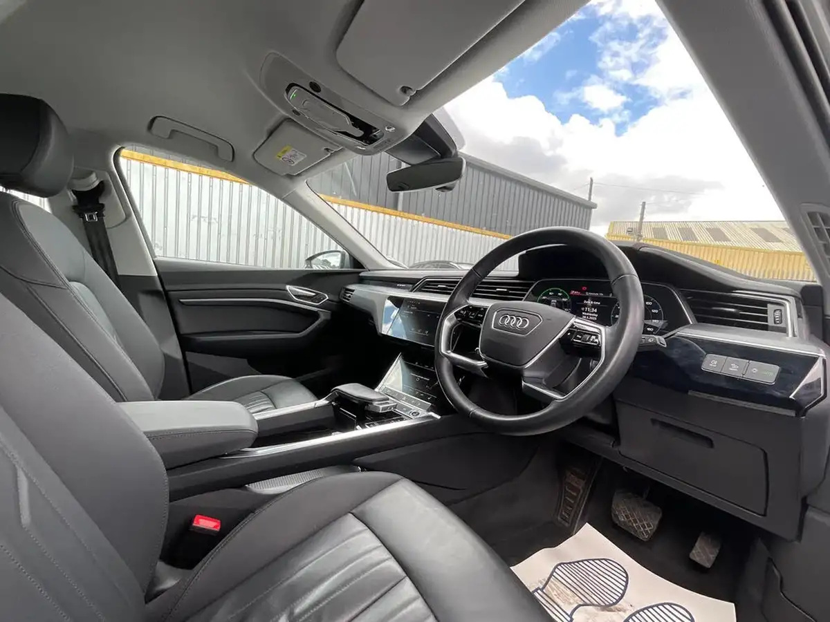 2022-audi-e-tron-55e-technik-station-wagon-big-6