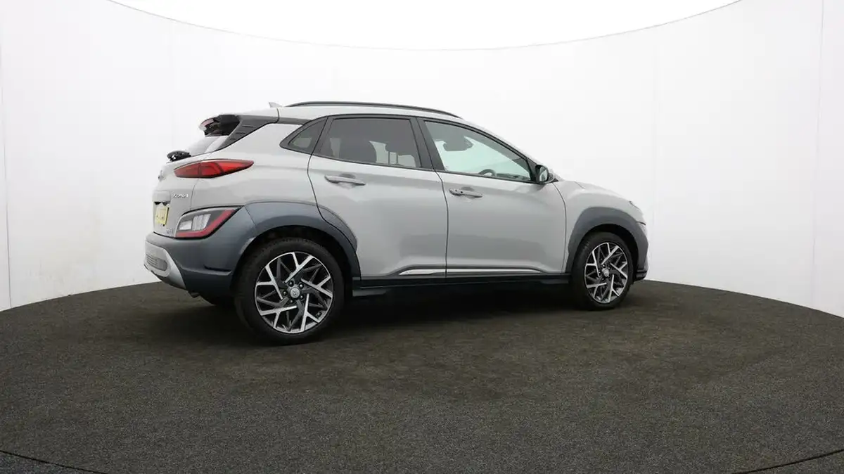 2023-hyundai-kona-16-gdi-premium-big-37