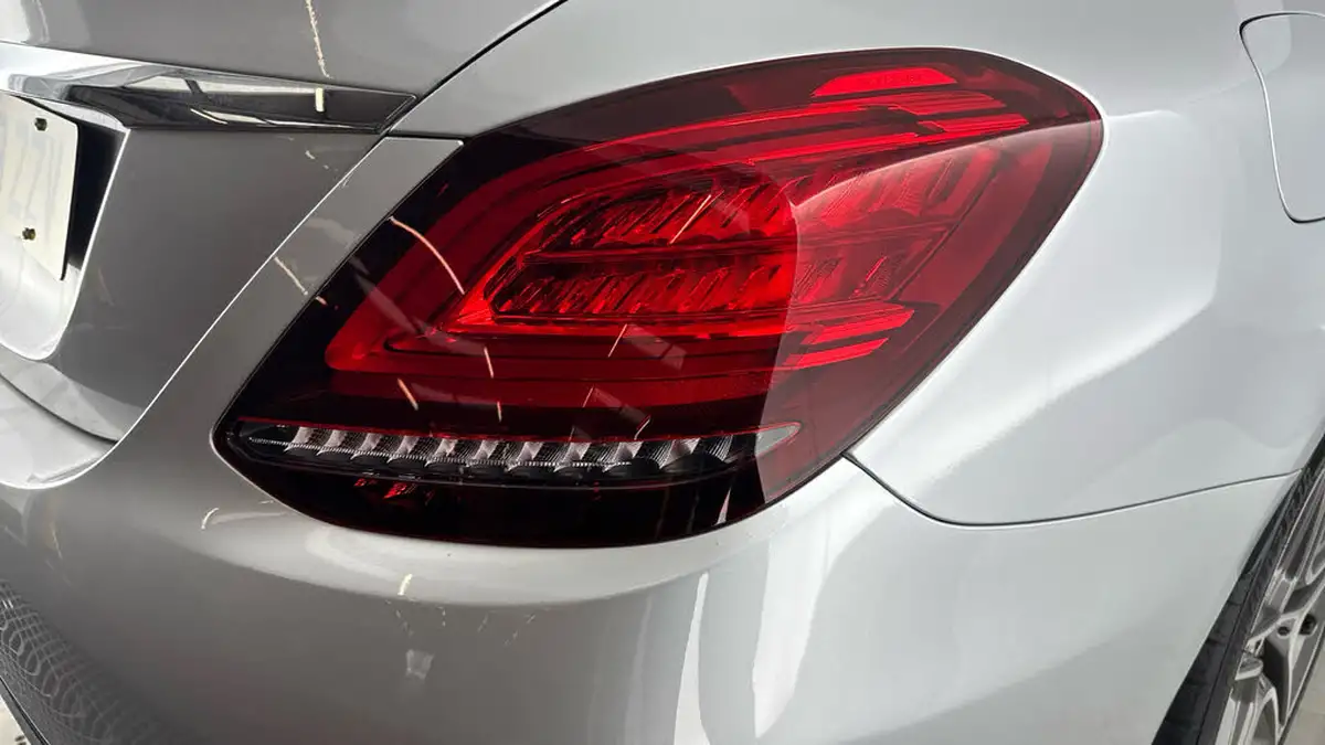 2020-mercedes-benz-c-class-15-c200-amg-line-premiumss-saloon-4d-big-24