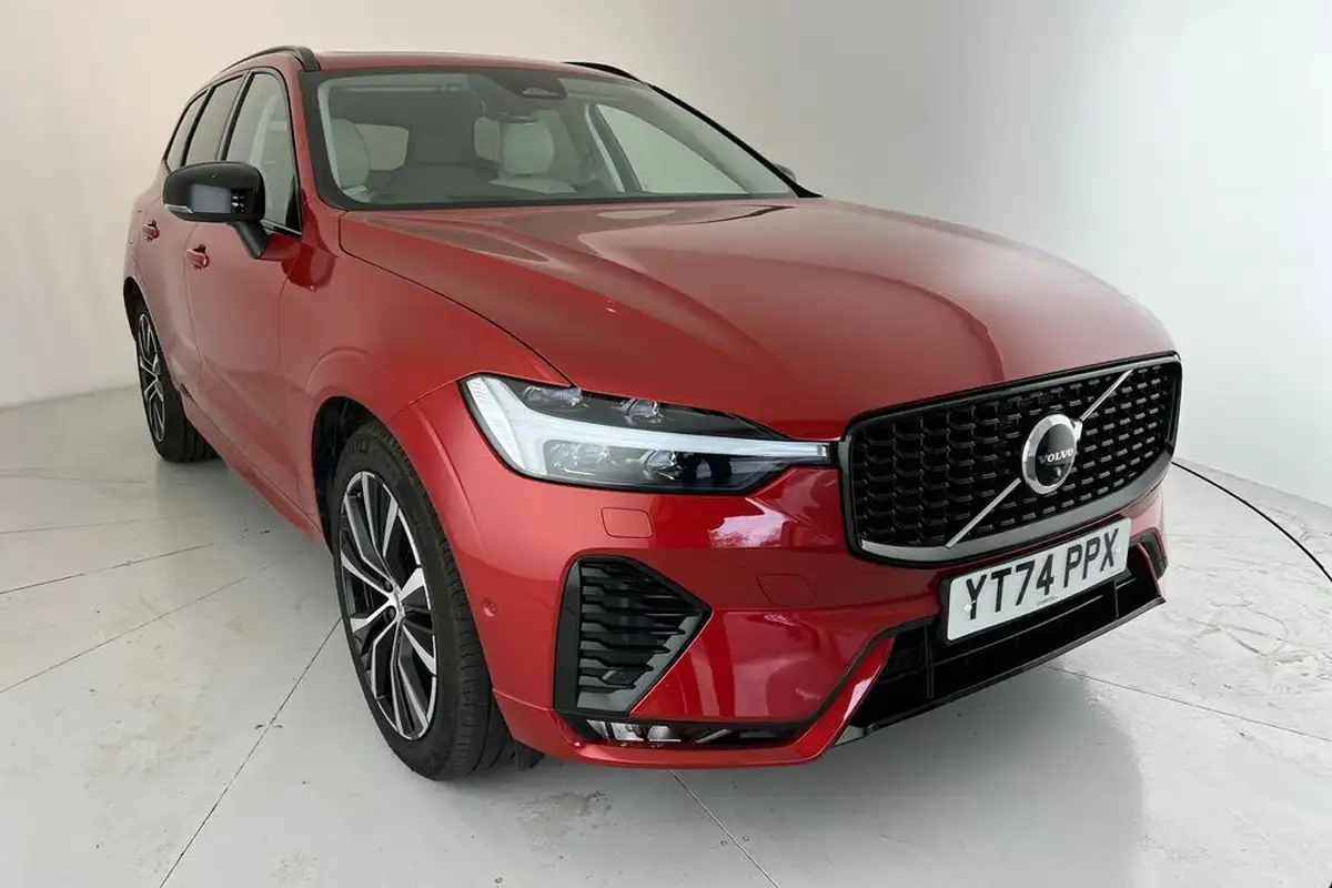 2024-volvo-xc60-20-b5-ultra-dark-big-26